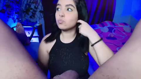 Snapshot of holly_couple chatting on 02.03.26 holly_couple online show from 02.03.26