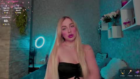 holly_molly8 online show from 11.10.25