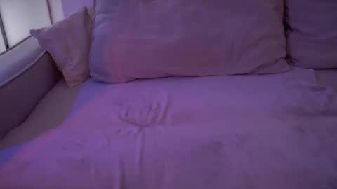 Snapshot of holly_molly_69 chatting on 10.24.25 Molly online show from 10.24.25