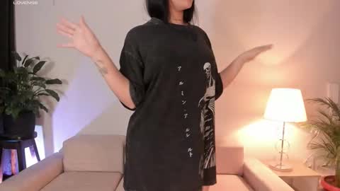 holly    online show from 03.15.26