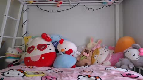 Holly Kitty online show from 09.09.25