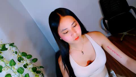 Snapshot of hollyclarita chatting on 11.09.25 YOUR GODDESS CLARITA online show from 11.09.25