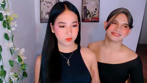 Snapshot of hollyclarita chatting on 12.05.25 YOUR GODDESS CLARITA online show from 12.05.25