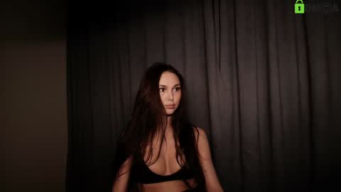 Snapshot of hollyextra chatting on 11.02.25 hollyextra online show from 11.02.25