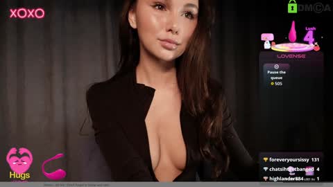 Snapshot of hollyextra chatting on 11.08.25 hollyextra online show from 11.08.25