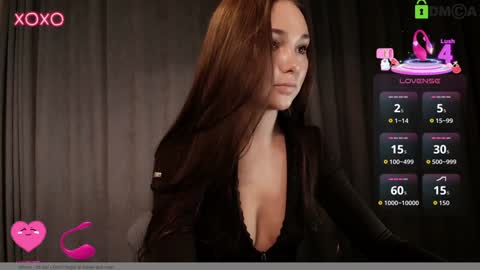 Snapshot of hollyextra chatting on 11.10.25 hollyextra online show from 11.10.25