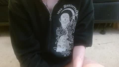 Snapshot of hollyhawkes chatting on 11.15.25 Holly Hawkes online show from 11.15.25