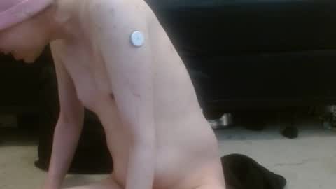 Snapshot of hollyhawkes chatting on 11.30.25 Holly Hawkes online show from 11.30.25