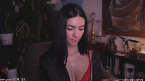 Holly Linder online show from 02.21.26