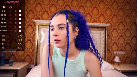 Snapshot of hollymonica chatting on 01.11.25 Delly online show from 01.11.25