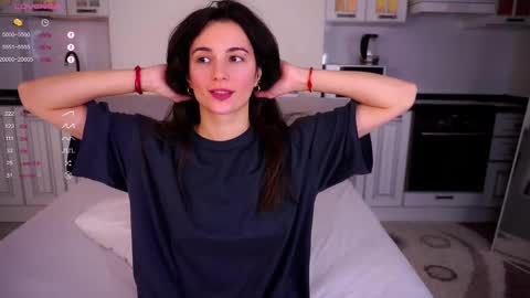 Snapshot of hollymonica chatting on 02.22.25 Delly online show from 02.22.25