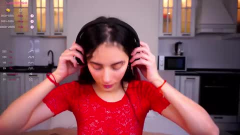 Snapshot of hollymonica chatting on 02.23.25 Delly online show from 02.23.25