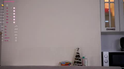 Snapshot of hollymonica chatting on 03.03.25 Delly online show from 03.03.25