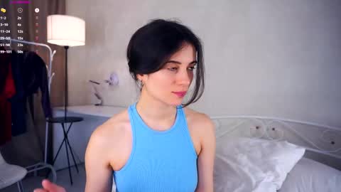 Snapshot of hollymonica chatting on 03.11.25 Delly online show from 03.11.25