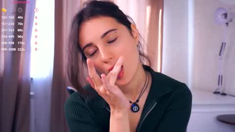 Snapshot of hollymonica chatting on 09.14.25 Delly online show from 09.14.25