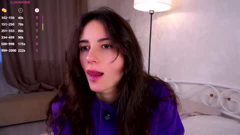 Snapshot of hollymonica chatting on 11.02.25 Delly online show from 11.02.25