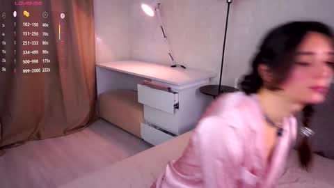 Snapshot of hollymonica chatting on 11.21.25 Delly online show from 11.21.25