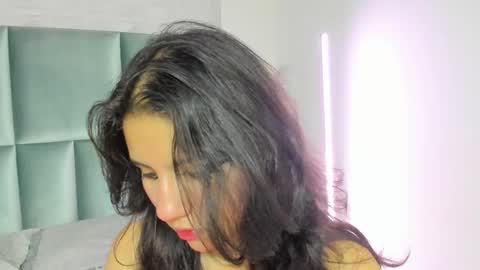 hollypeach_ online show from 02.02.26