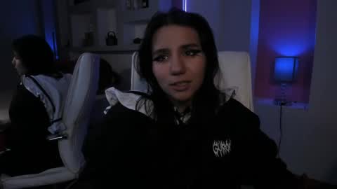 hollypeach_ online show from 04.02.26