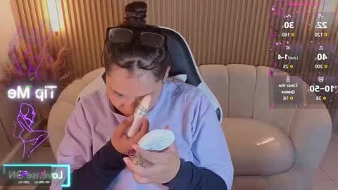 Holly  online show from 11.17.25