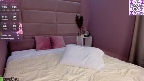 Snapshot of hollyray_ chatting on 02.08.26 Holly online show from 02.08.26