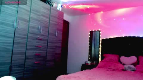 Juli online show from 11.15.25