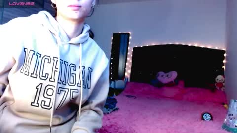 Juli online show from 12.15.25