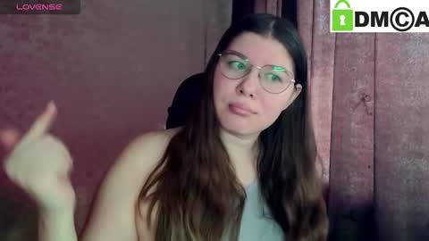 Welcome guys  Pleasure to see you all here  My name is MichaelaTip menu is active Private is open  online show from 03.12.26