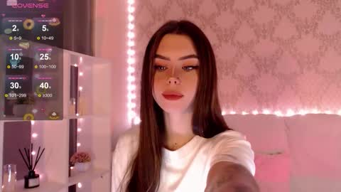 Snapshot of holymiax chatting on 09.12.25 Mia online show from 09.12.25