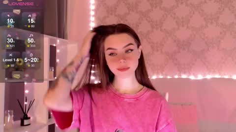 Snapshot of holymiax chatting on 09.13.25 Mia online show from 09.13.25