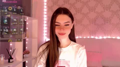 Snapshot of holymiax chatting on 09.14.25 Mia online show from 09.14.25