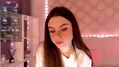 Snapshot of holymiax chatting on 09.21.25 Mia online show from 09.21.25