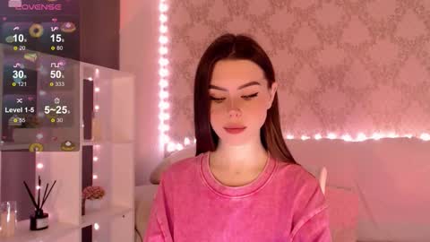 Snapshot of holymiax chatting on 09.22.25 Mia online show from 09.22.25