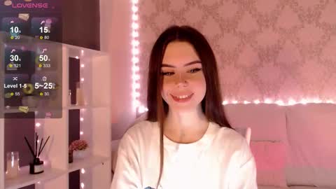 Snapshot of holymiax chatting on 09.29.25 Mia online show from 09.29.25