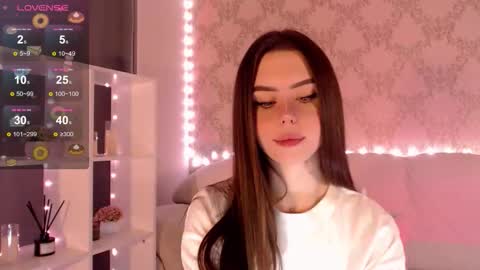 Snapshot of holymiax chatting on 10.02.25 Mia online show from 10.02.25