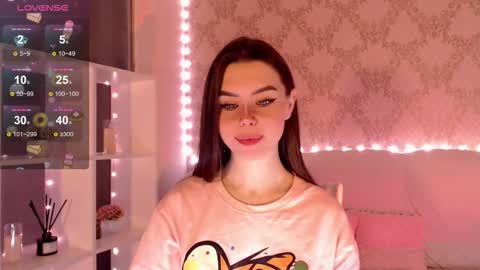 Snapshot of holymiax chatting on 10.06.25 Mia online show from 10.06.25