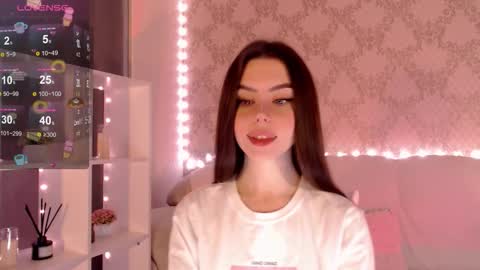 Snapshot of holymiax chatting on 10.07.25 Mia online show from 10.07.25