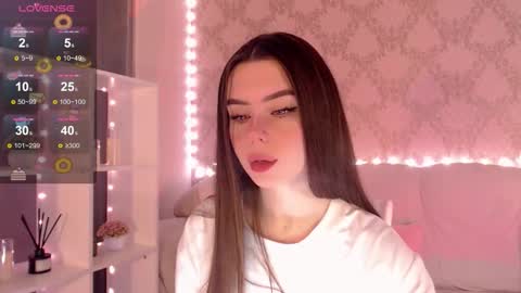 Snapshot of holymiax chatting on 10.12.25 Mia online show from 10.12.25