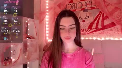 Snapshot of holymiax chatting on 11.01.25 Mia online show from 11.01.25