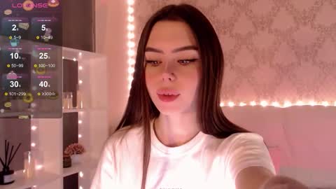 Snapshot of holymiax chatting on 11.09.25 Mia online show from 11.09.25