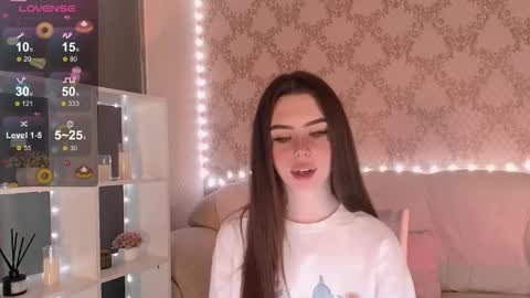 Snapshot of holymiax chatting on 11.17.25 Mia online show from 11.17.25