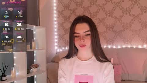 Snapshot of holymiax chatting on 11.19.25 Mia online show from 11.19.25