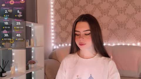 Snapshot of holymiax chatting on 11.22.25 Mia online show from 11.22.25