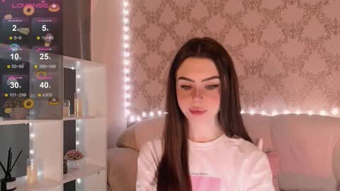 Snapshot of holymiax chatting on 11.27.25 Mia online show from 11.27.25