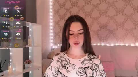 Snapshot of holymiax chatting on 11.29.25 Mia online show from 11.29.25