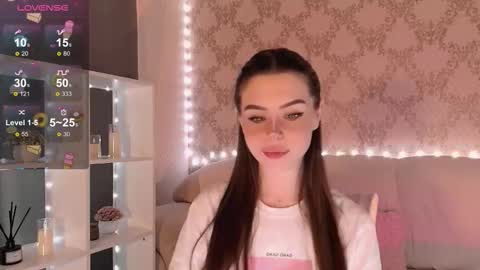 Snapshot of holymiax chatting on 12.02.25 Mia online show from 12.02.25