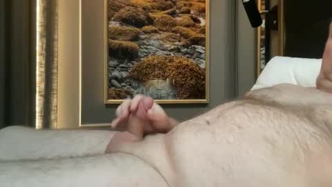 Snapshot of hommelpong chatting on 10.22.25 Daffy online show from 10.22.25