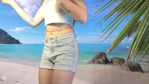 Snapshot of honeeeey_ chatting on 10.15.25 honeeeey_ online show from 10.15.25