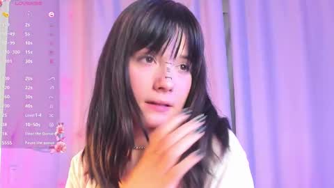 Snapshot of honeey_beee chatting on 09.17.25 May online show from 09.17.25