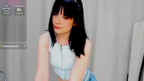 Snapshot of honeey_beee chatting on 09.30.25 May online show from 09.30.25